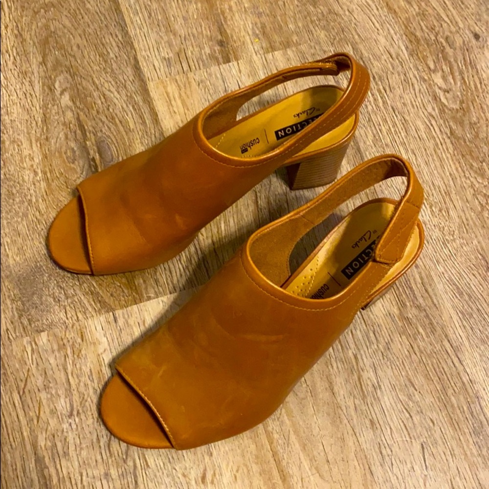 Tan leather open toe heeled booties (NEVER WORN)